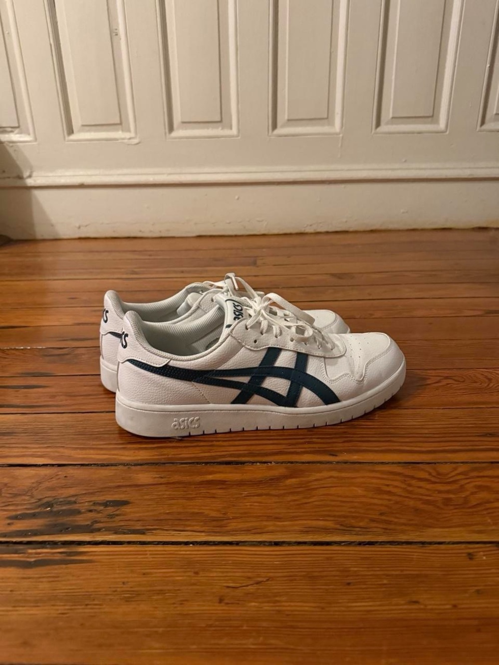 ASICS Japan S in White and Navy